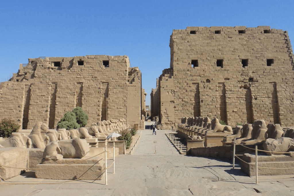 LUXOR OVER DAY